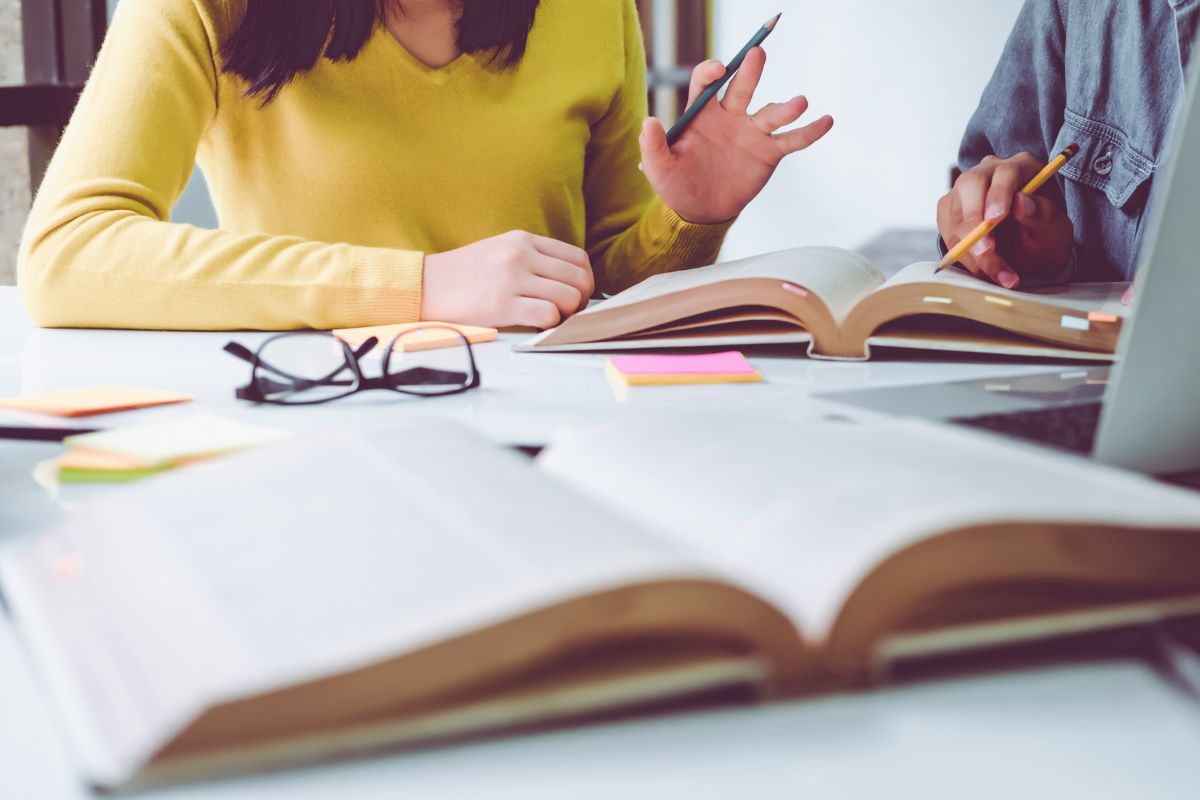 Novo Ensino Médio desregulado pela escassez de políticas públicas na educação